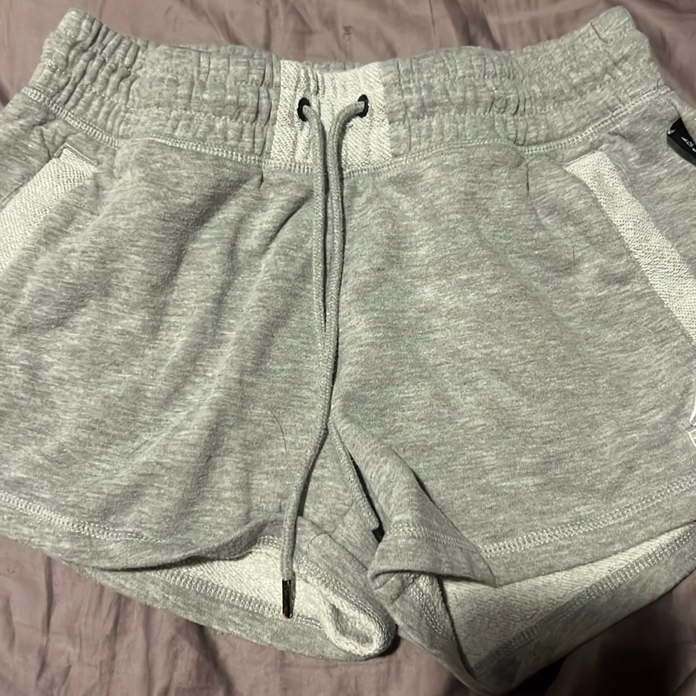 Reebok shorts light grey extra small